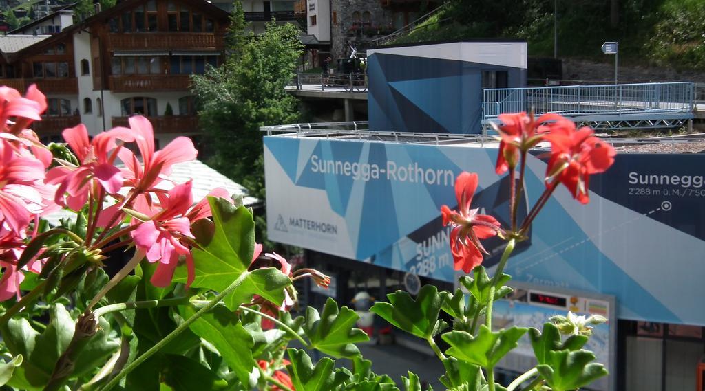 Hotel Cheminee Zermatt Exterior foto